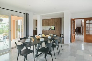 Dining - Pool bar, luxury kitchen, views (Mijas)