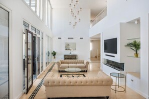 Interior - Luxury villa just 4 min walk to beach, heated pool (Mijas Costa)