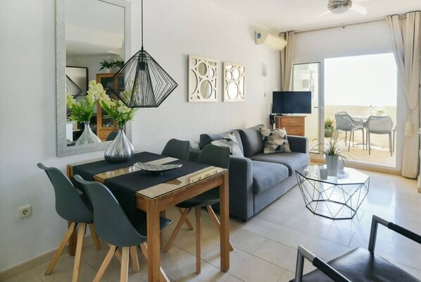 Smart TV, ping pong, books