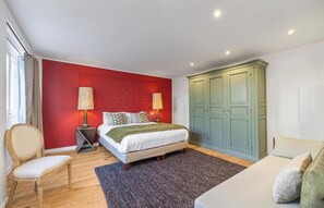 2 bedrooms, desk, iron/ironing board, free WiFi
