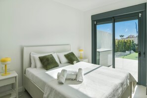 2 bedrooms, desk, iron/ironing board, travel crib