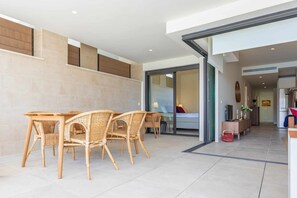 Dining - Heated pool & gym. Premium apartment (La Cala de Mijas)