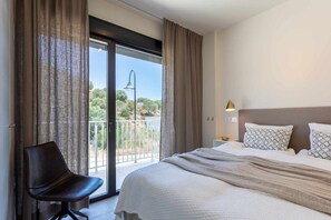 アイロン / アイロン台、旅行用ベビーベッド、WiFi (無料)、ベッドシーツ