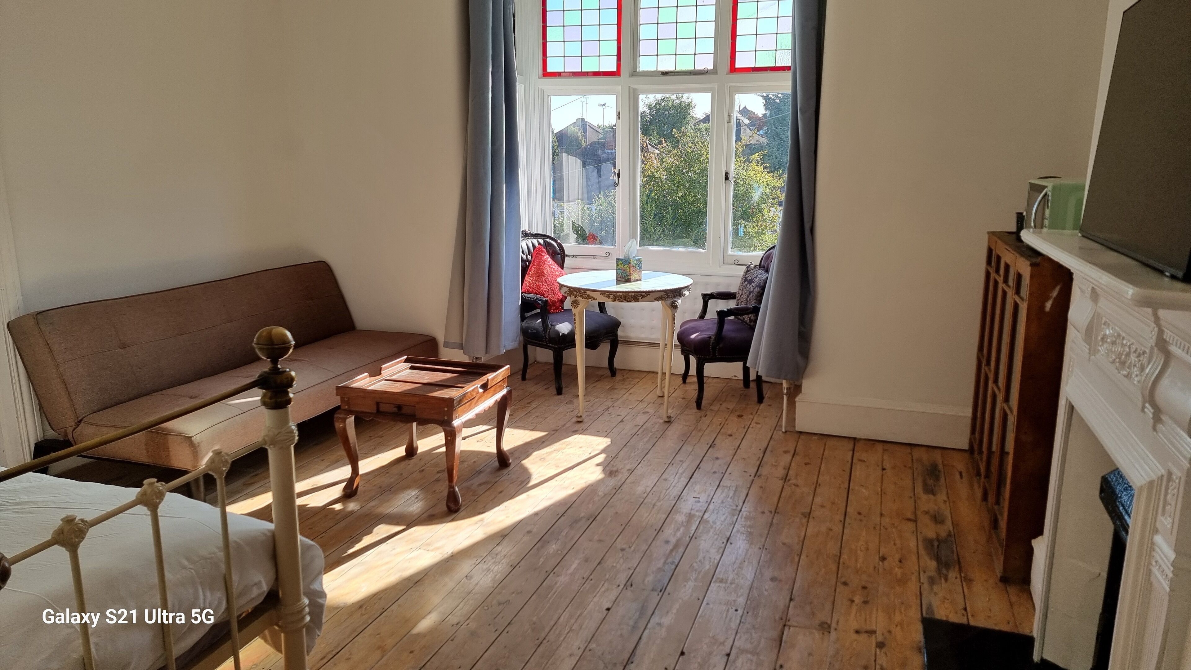 7 habitaciones, tabla de planchar con plancha, wifi y ropa de cama 