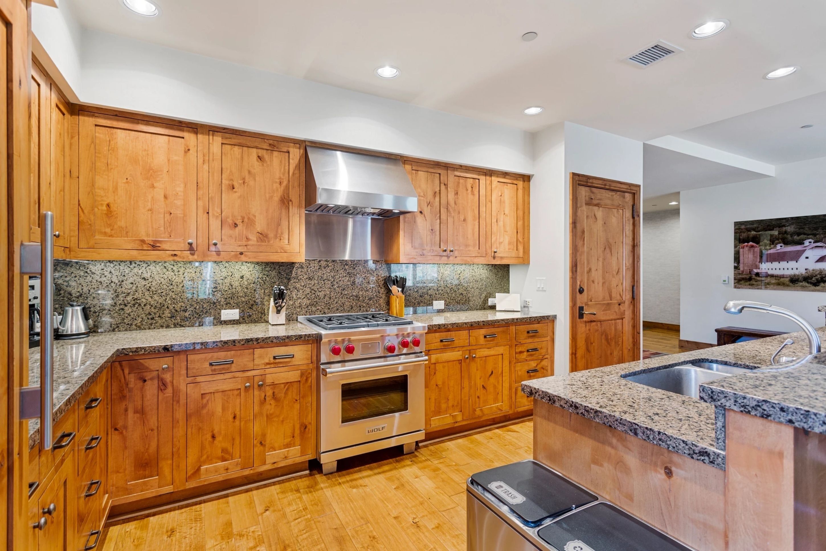 Condo, 3 Bedrooms | Private kitchen | Fridge, oven, coffee/tea maker, toaster