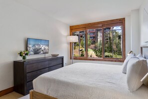Condo, 3 Bedrooms