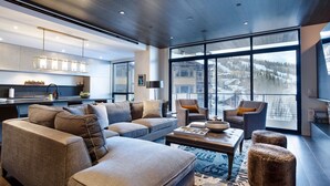 Condo, 3 phòng ngủ | Khu phòng khách