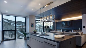 Condo, 3 phòng ngủ | Nội thất