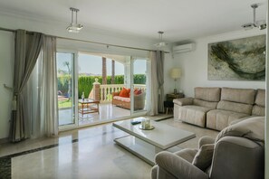 Smart TV, futbolito, tenis de mesa y libros 