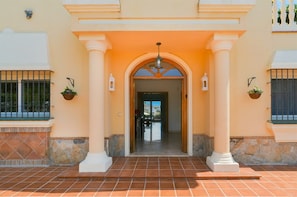 Interior - Villa, heated pool, golf, games, BBQ! (Mijas Golf)