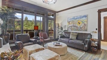 Condo, 2 Bedrooms | Living area | Smart TV