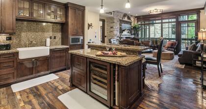 Arrowleaf Lodge at Deer Valley Resort - Two Bedroom Residence #301 2 Condo