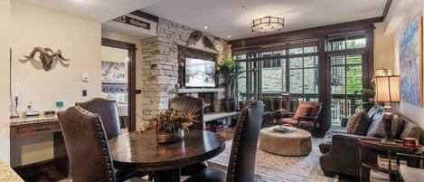 Condo, 2 Bedrooms | Interior