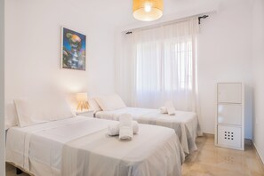 2 bedrooms, travel crib, free WiFi, bed sheets