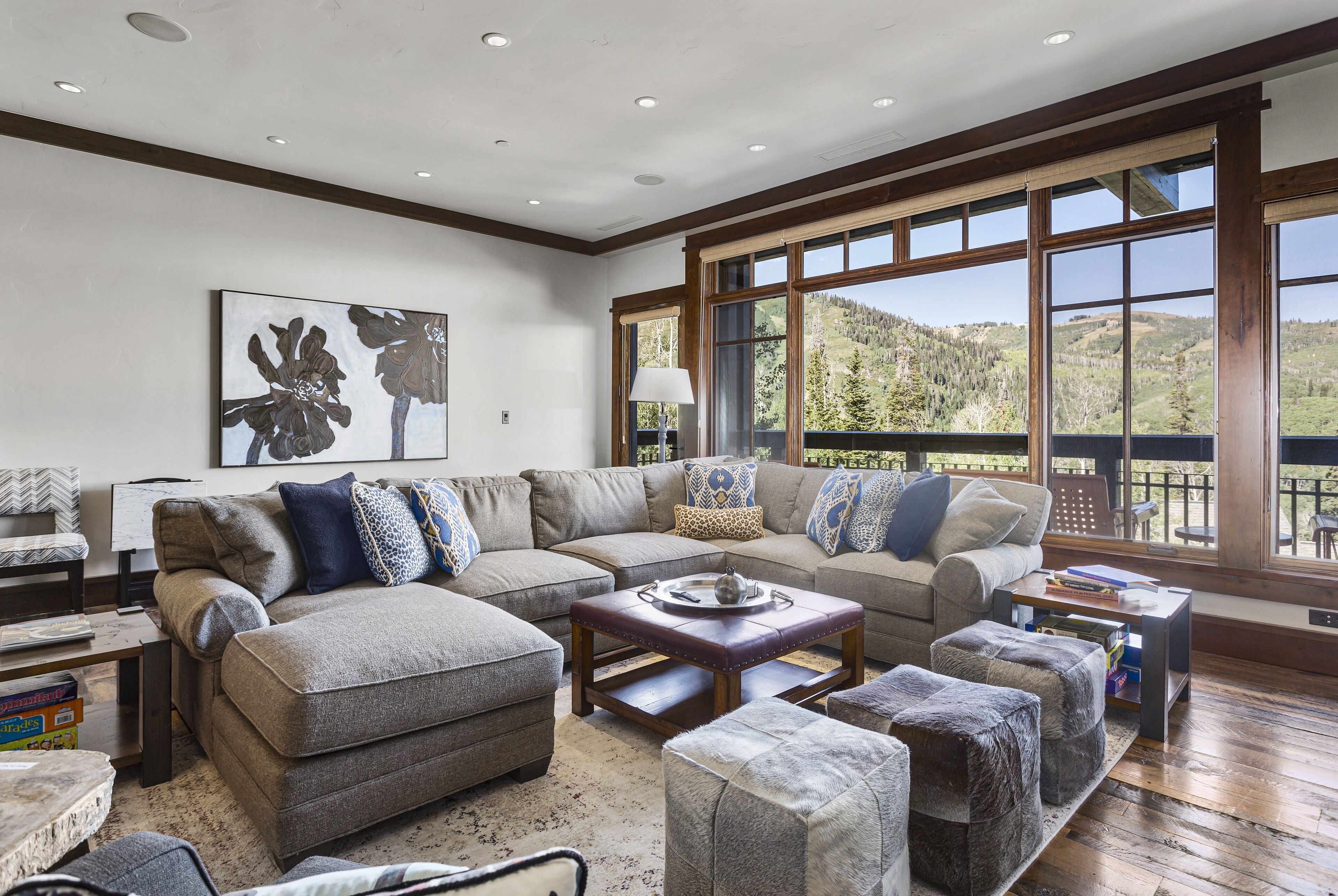 Apartamento, 3 habitaciones | Zona de estar | Una Smart TV, servicios de streaming