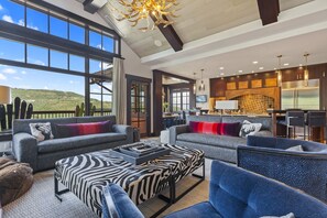 Condo, 4 Bedrooms | Living area