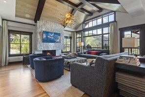 Condo, 4 Bedrooms | Living area