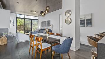 Condo, 2 Bedrooms | Interior