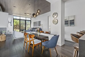 Condo, 2 chambres | Intérieur