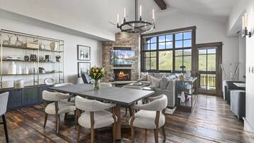 Leilighet, 2 soverom | Oppholdsområde | Smart-TV