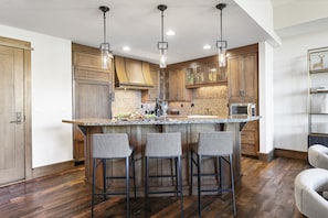 Condo, 2 Bedrooms | Private kitchen