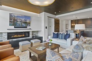Apartment, 3 Schlafzimmer | Wohnbereich | Smart-TV, Streaming-Dienste