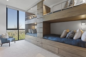 Condo, 3 Bedrooms