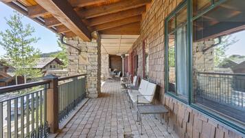 Apartment, 3 Schlafzimmer | Terrasse/Patio