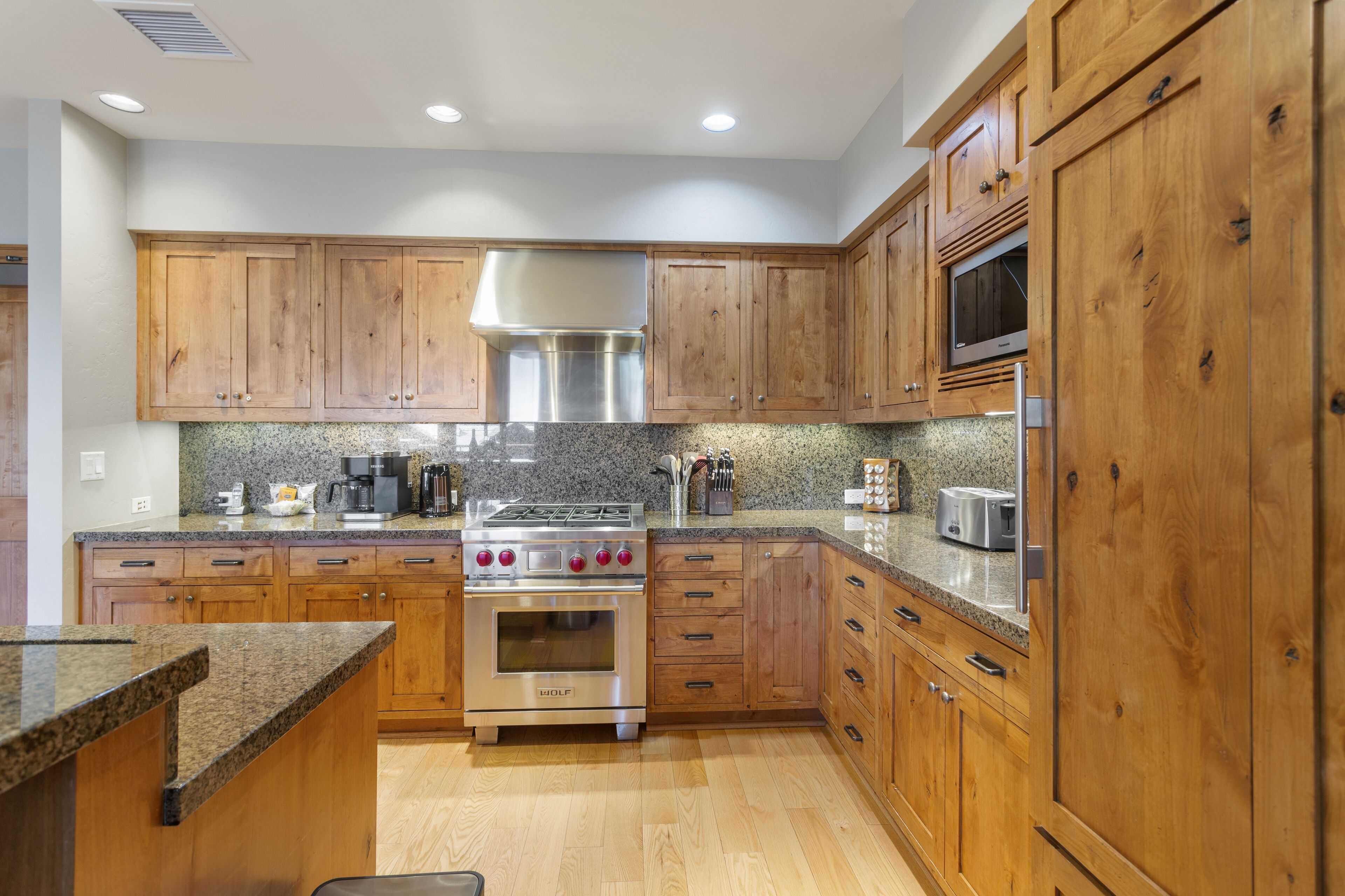 Condo, 3 Bedrooms | Private kitchen | Fridge, oven, coffee/tea maker, toaster