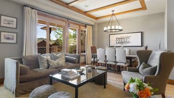 Apartment, 3 Schlafzimmer | Wohnbereich | Smart-TV