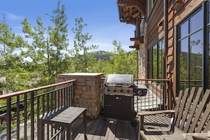 Condo, 3 Bedrooms | Property grounds