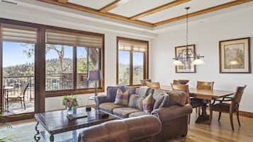 Condo, 2 Bedrooms | Living area | Smart TV