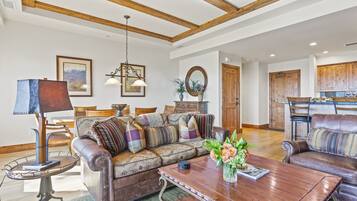 Condo, 2 Bedrooms | Living area | Smart TV