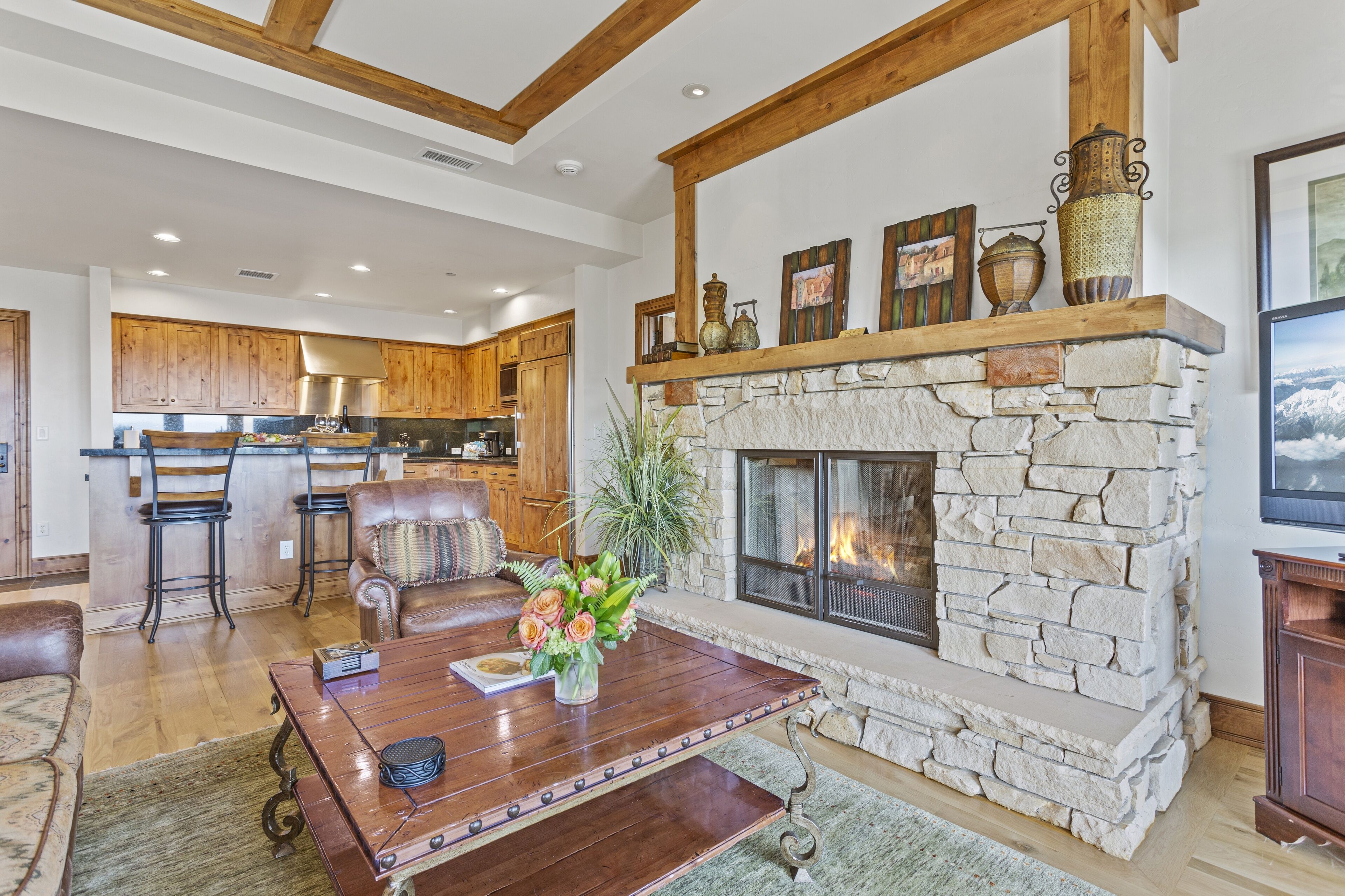 Condo, 2 Bedrooms | Living area | Smart TV