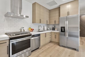 Studio | Private kitchen | Oven, coffee/tea maker, toaster - Empire Residences At Deer Valley Resort - Studio #101 Studio (Park City)