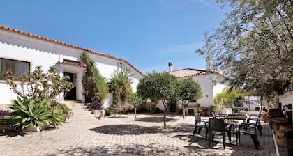 Private Refuge in a Quiet Area with Shared Pool