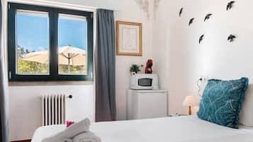 1 bedroom, WiFi, bed sheets
