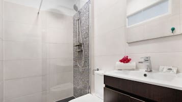 Shower, towels