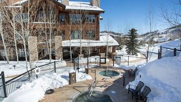 Estudio | Tina de hidromasaje al aire libre