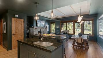 Condo, 2 Bedrooms | Interior