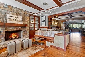 Condo, 3 Bedrooms | Interior