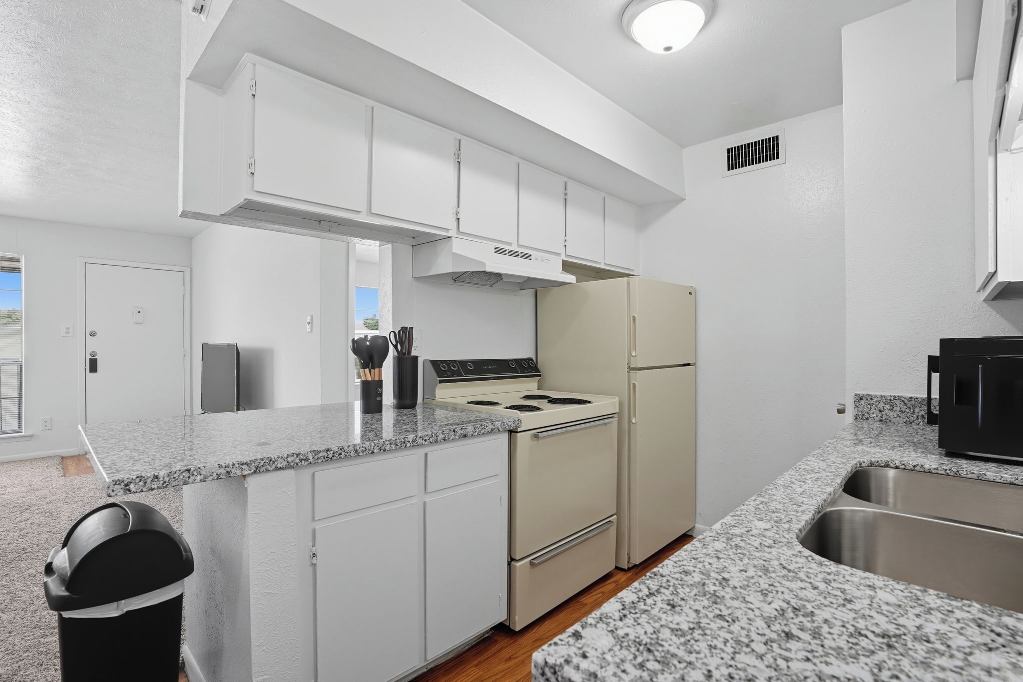 Microwave, oven, stovetop, dishwasher