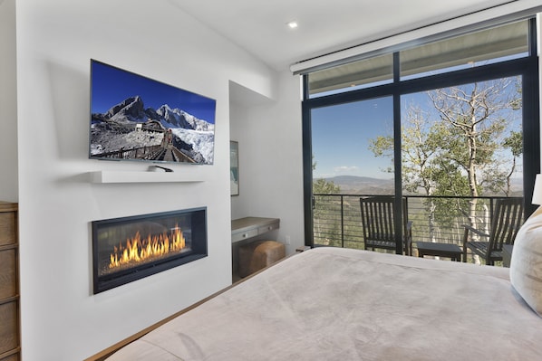 Condo, 3 Bedrooms