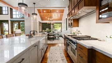 LÀgenhet - 4 sovrum | Eget kök | KylskÄp, ugn, kaffe- och tebryggare och brödrost