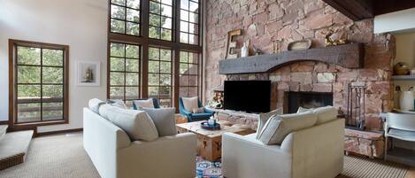 Condo, 3 chambres | Aire de séjour | Téléviseur connecté