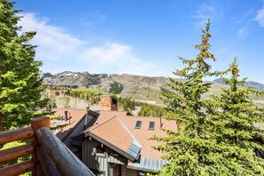 Condo, 3 Bedrooms | Balcony - Stag Lodge at Deer Valley Resort - Three Bedroom Residence with Spa #13 3 Condo (Park City)