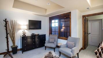 Condo, Multiple Bedrooms | Interior