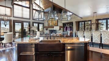 Condo, Multiple Bedrooms | Interior