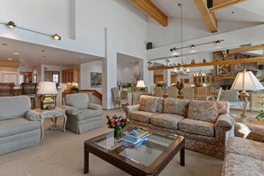 Condo, 3 Bedrooms | Interior