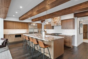 Condo, 3 habitaciones | Cocina privada | Refrigerador, horno, cafetera y tetera y tostadora